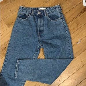 Mom/boyfriend jeans